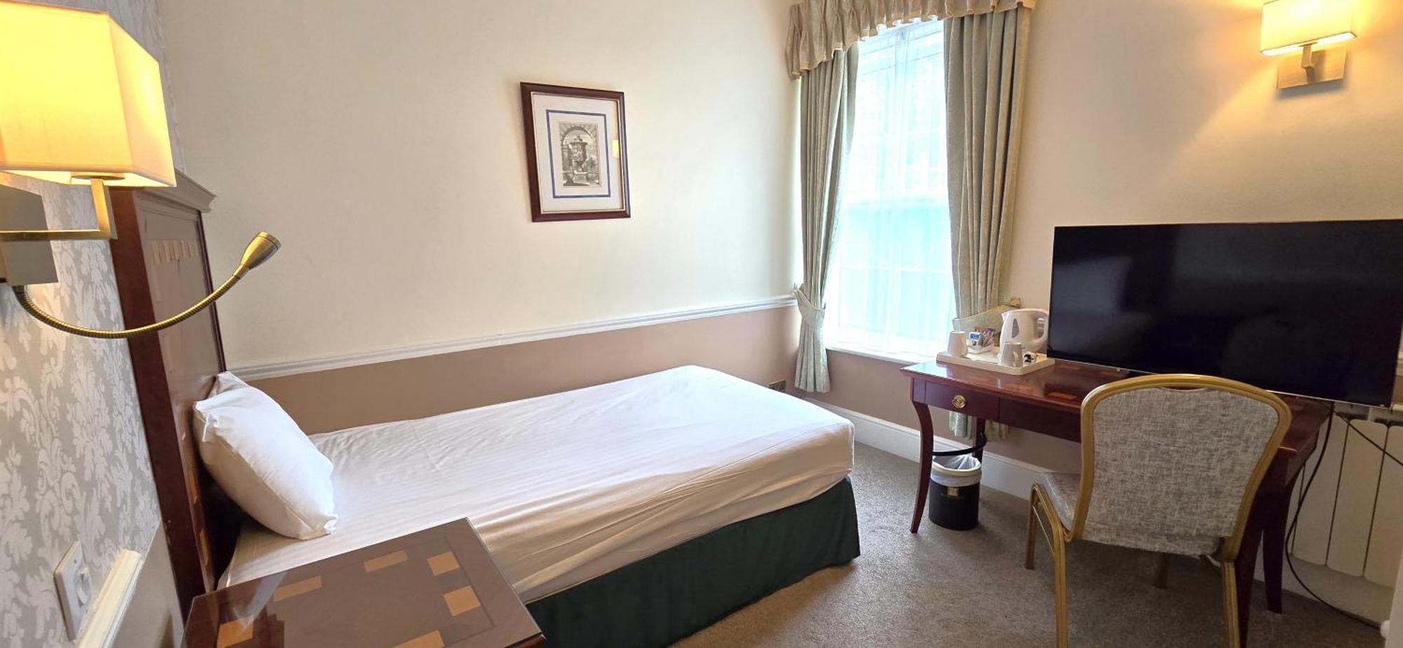 Manor Of Groves Hotel, Golf & Health Club Sawbridgeworth Buitenkant foto